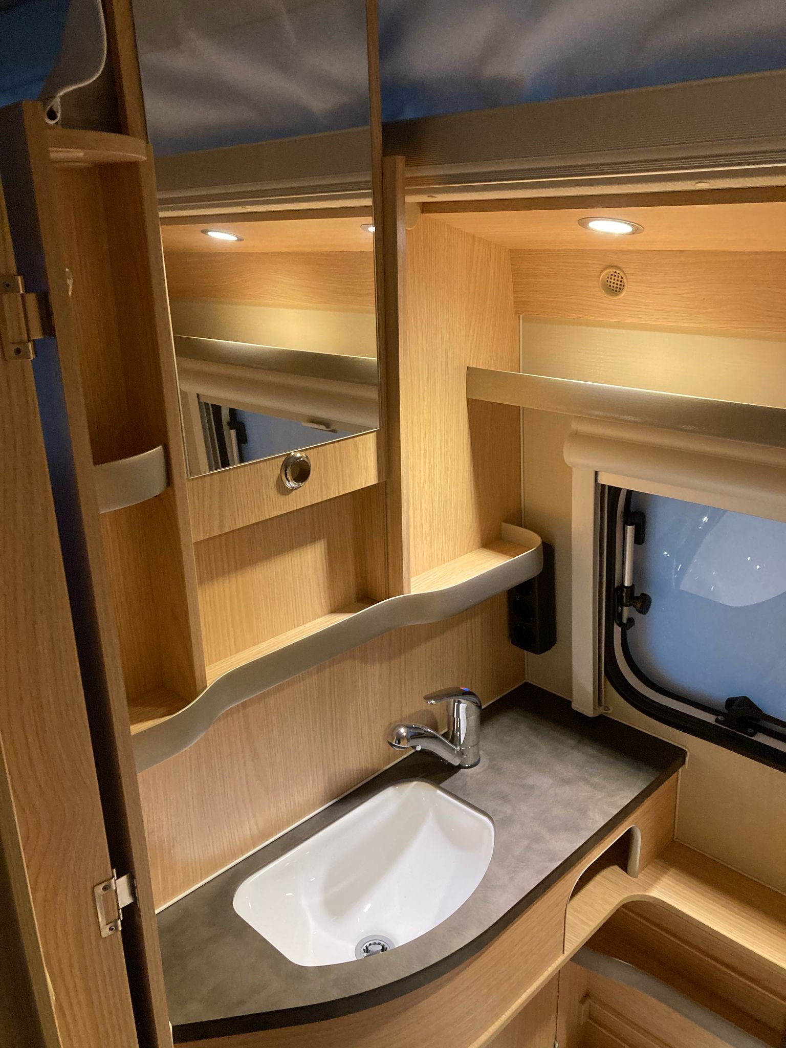 Eriba Troll 542 60th edition touring - Image 13