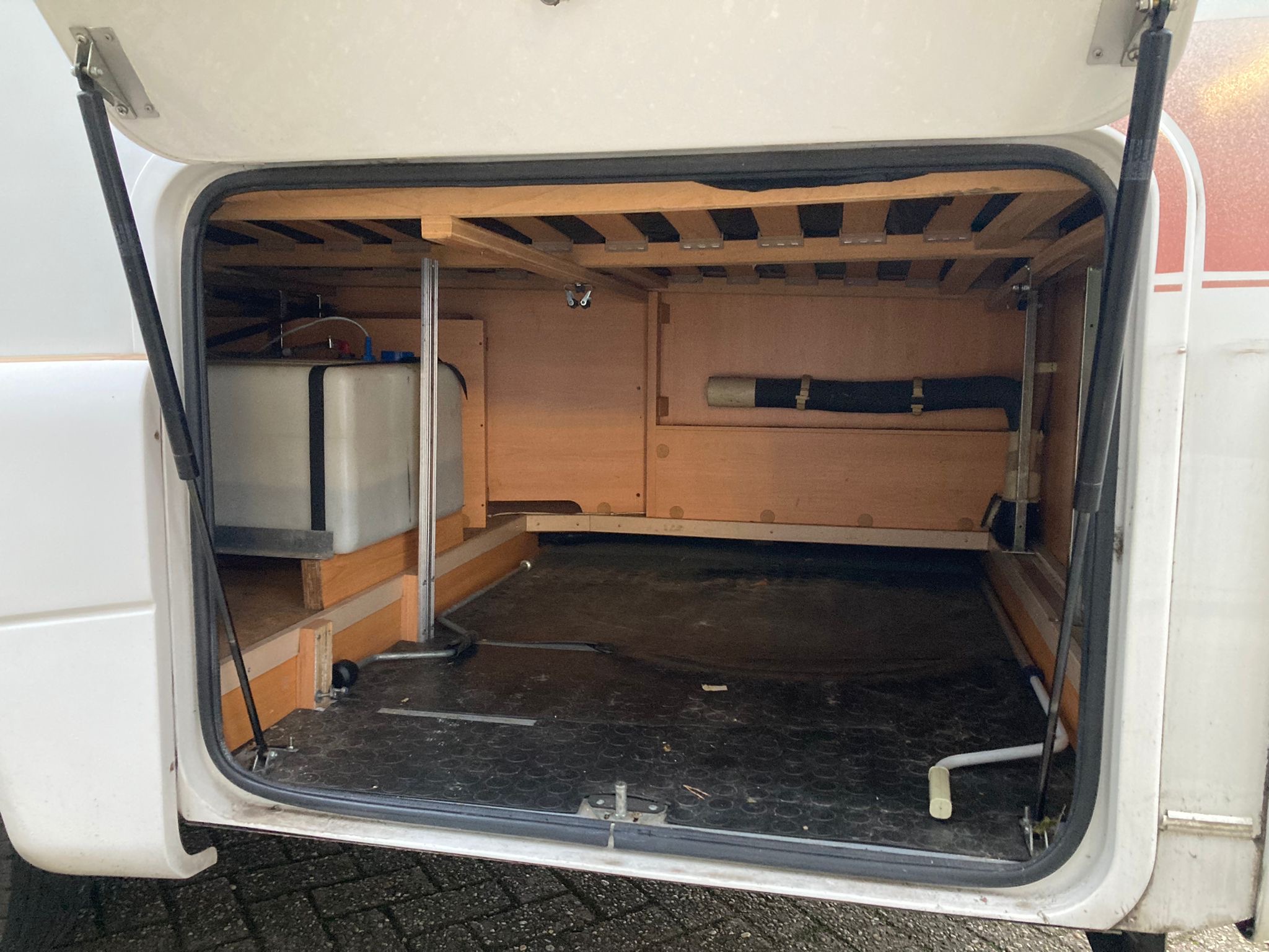 LMC Liberty 6800 TI - Image 12