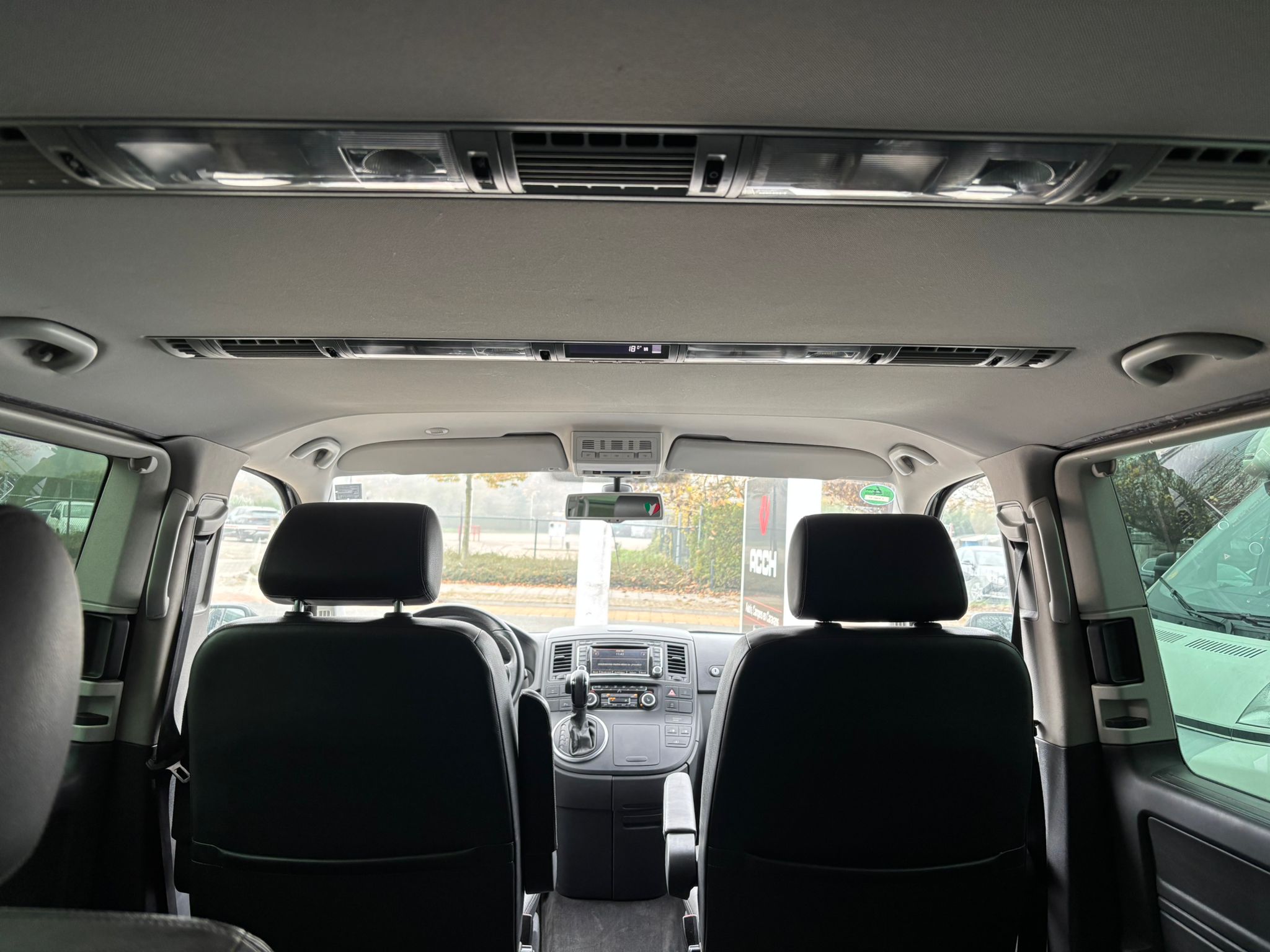 Volkswagen Multivan 2.0TDI DSG 4 Motion - Image 12